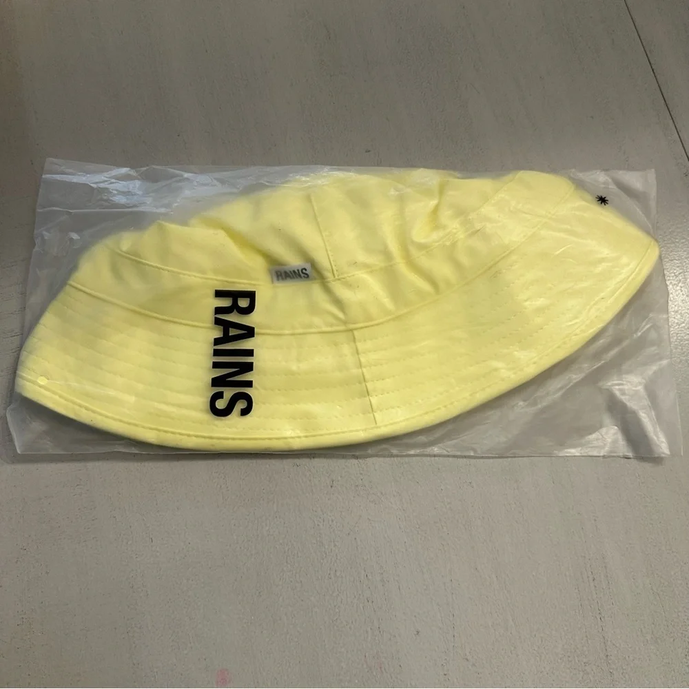 RAINS Women’s Straw Yellow Bucket Hat Sz S2-M-XL New in Package